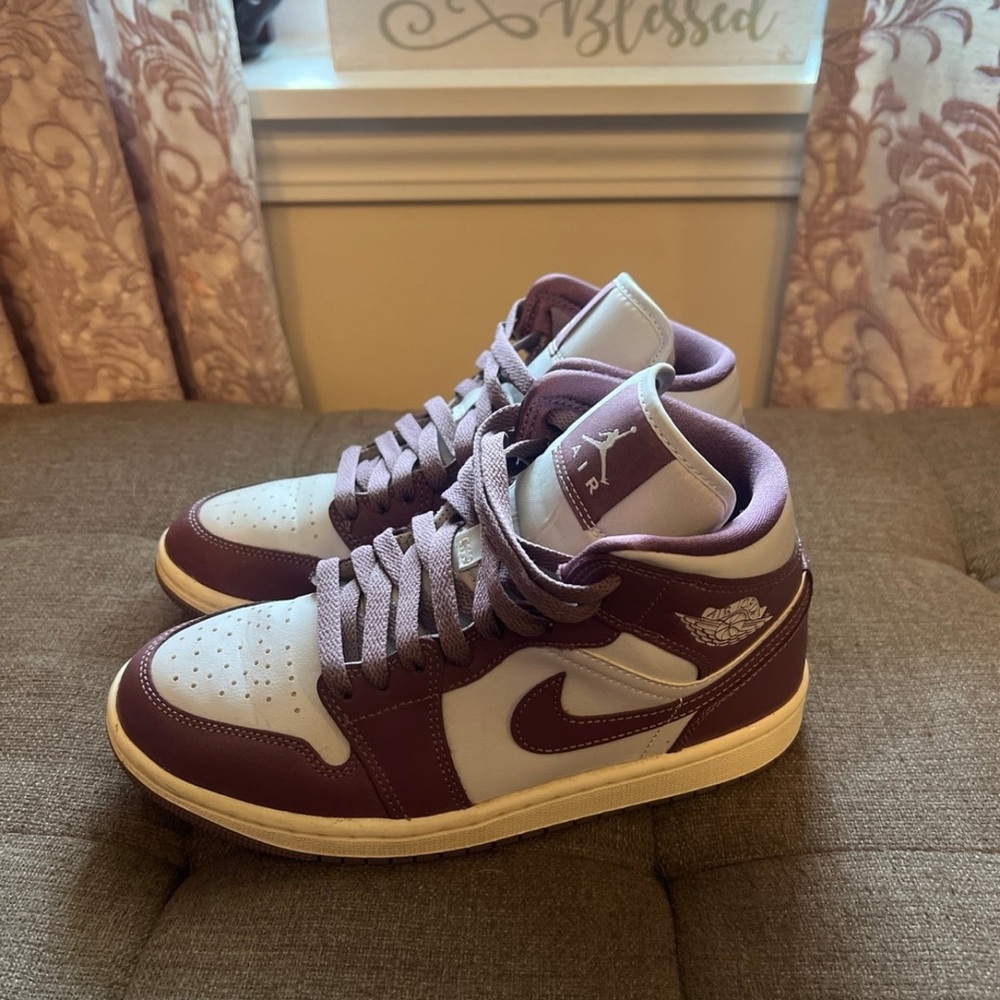 Nike Jordan 1 Mid sky j mauve/sail womens size 7